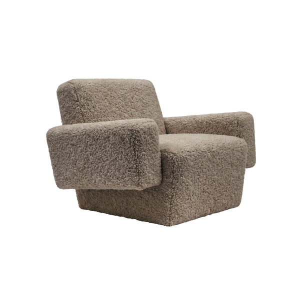 Hunk Lounge Chair With Armrests Curly 17mm 07 Sahara (UK)